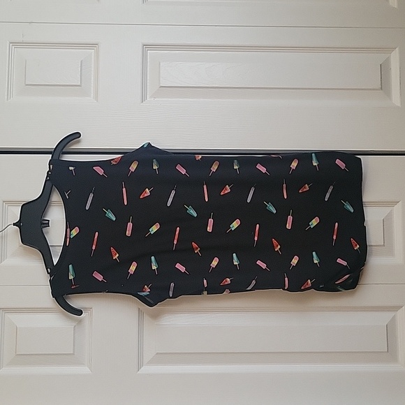 Warehouse One patterned Core tank. - Picture 2 of 7